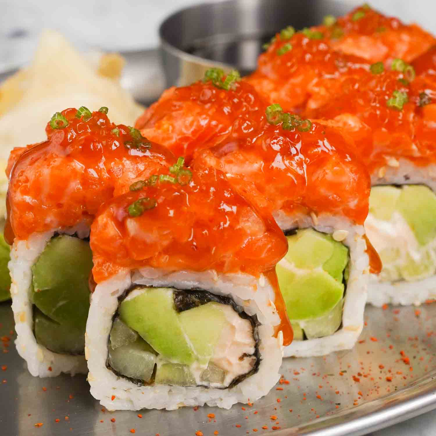 Спайсі лосось | авокадо | червона ікра