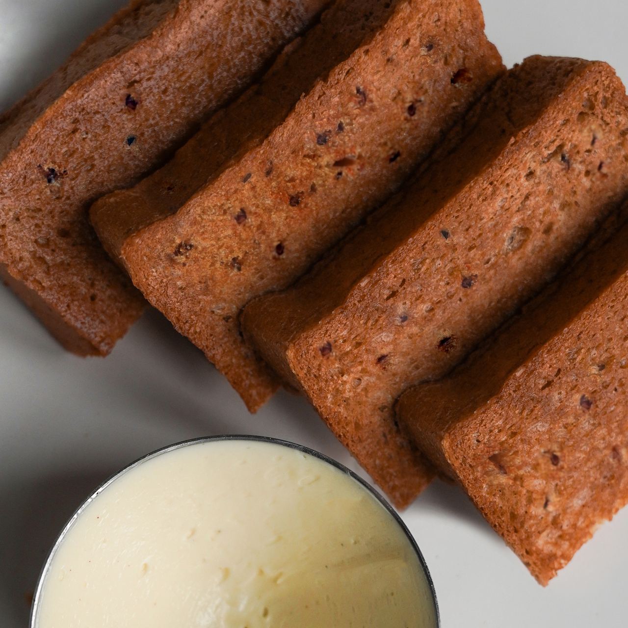 ХЛІБ ЗІ ВЗБИТИМ МАСЛОМ