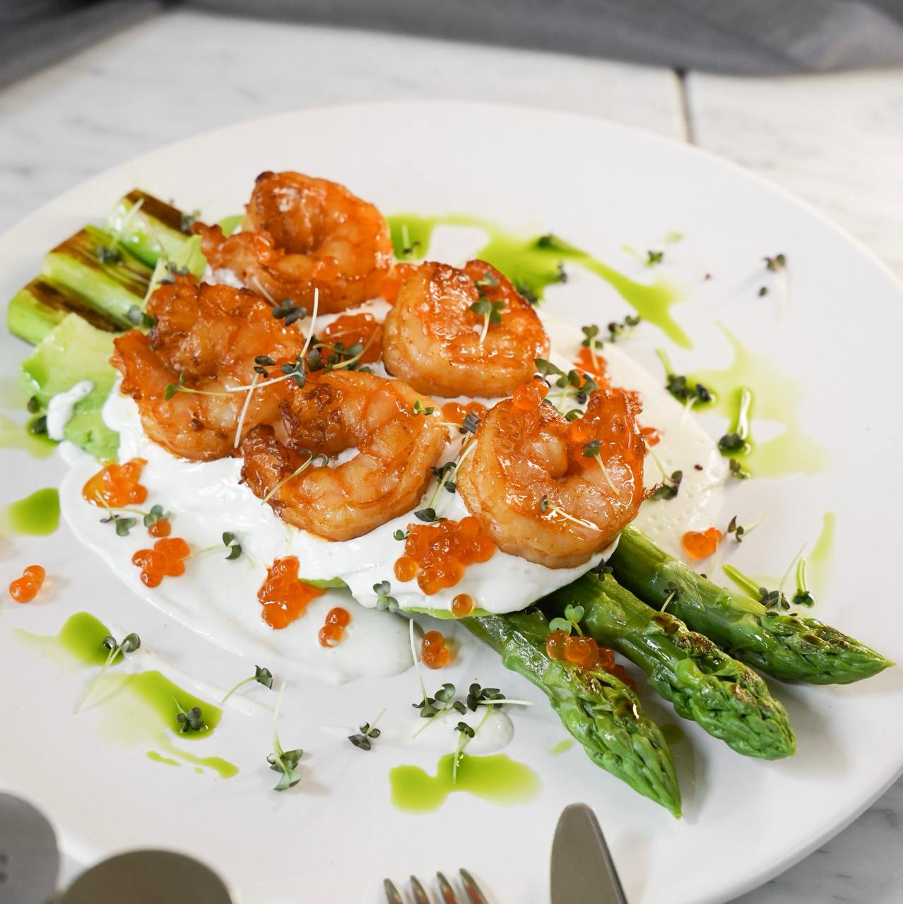 Креветки зі спаржею