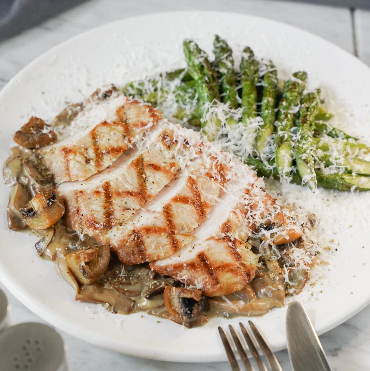 Індичка зі спаржею